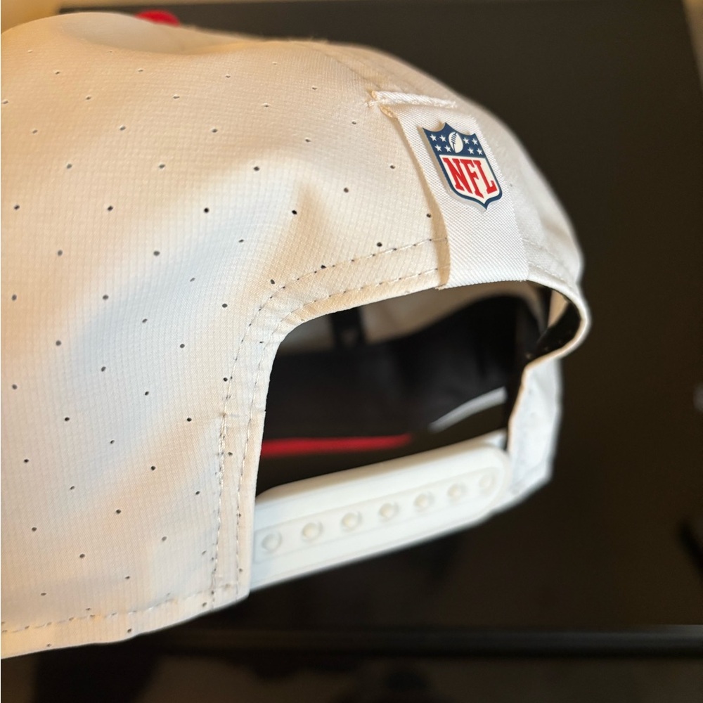 New Era KC Chiefs On-Field sideline SnapBack cap. 9Fifty split panel - Picture 7 of 8
